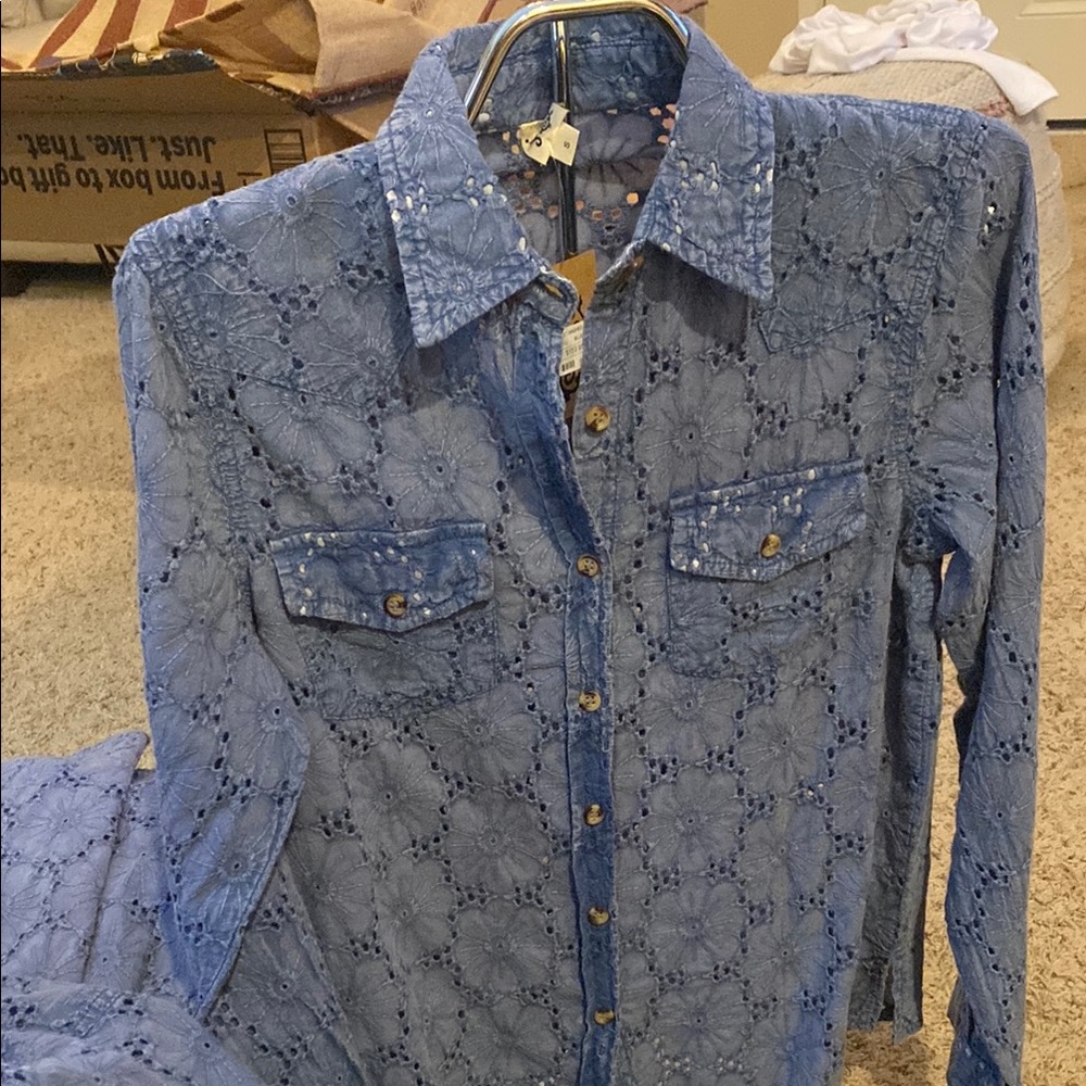 Ivy Jane cotton emgrodry Blouse. NWT, Medium